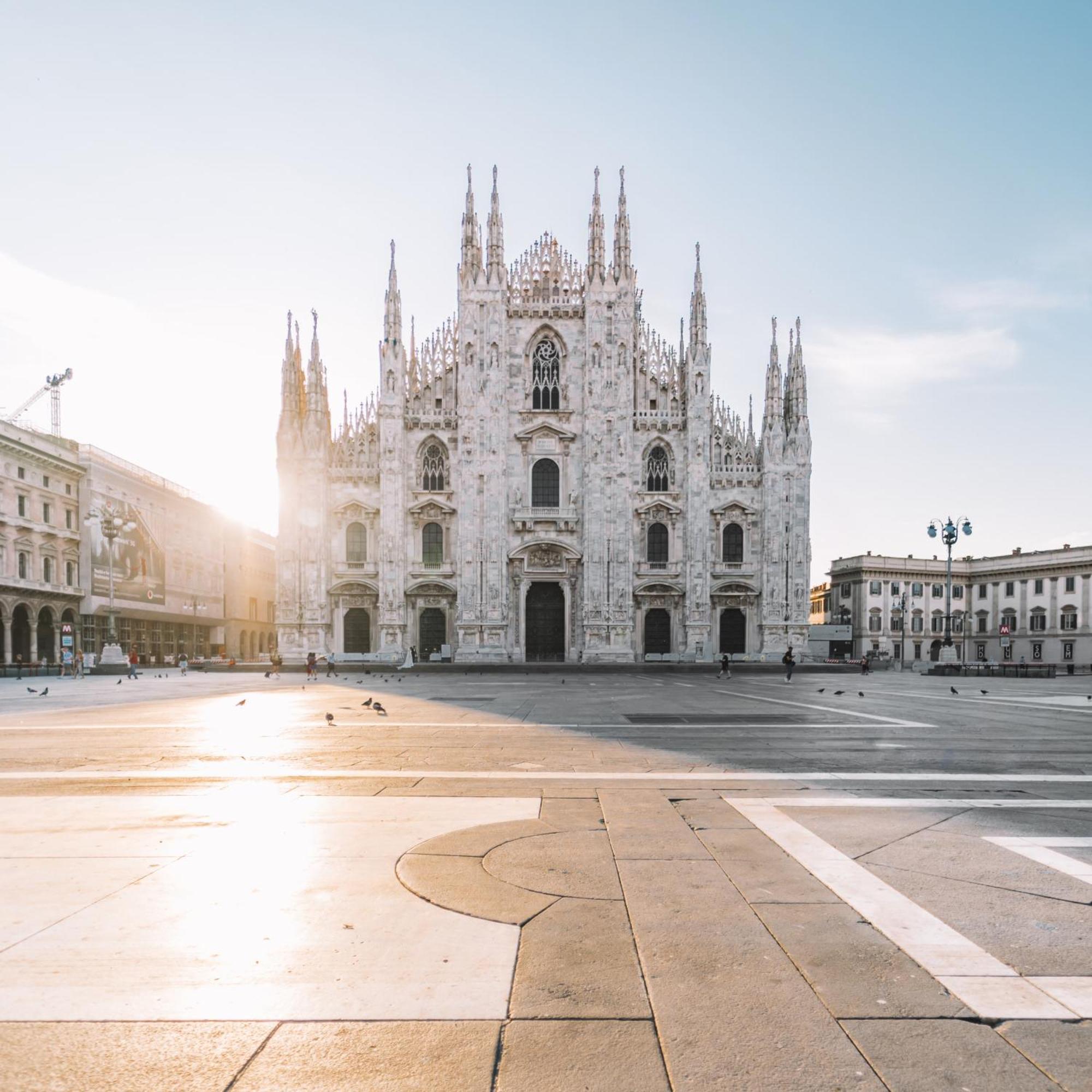 Appartement I Prime Location I Metro At Your Door, Duomo In 15 Min! *